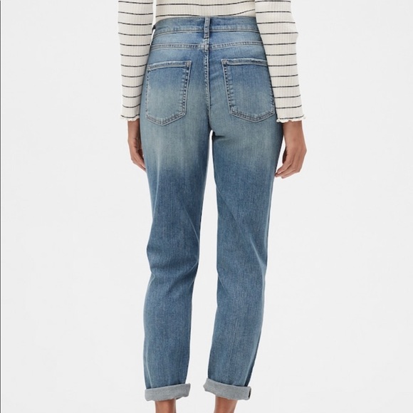 Banana Republic Girlfriend Jean - Picture 2 of 8